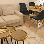 Golden Studio - Private Parking